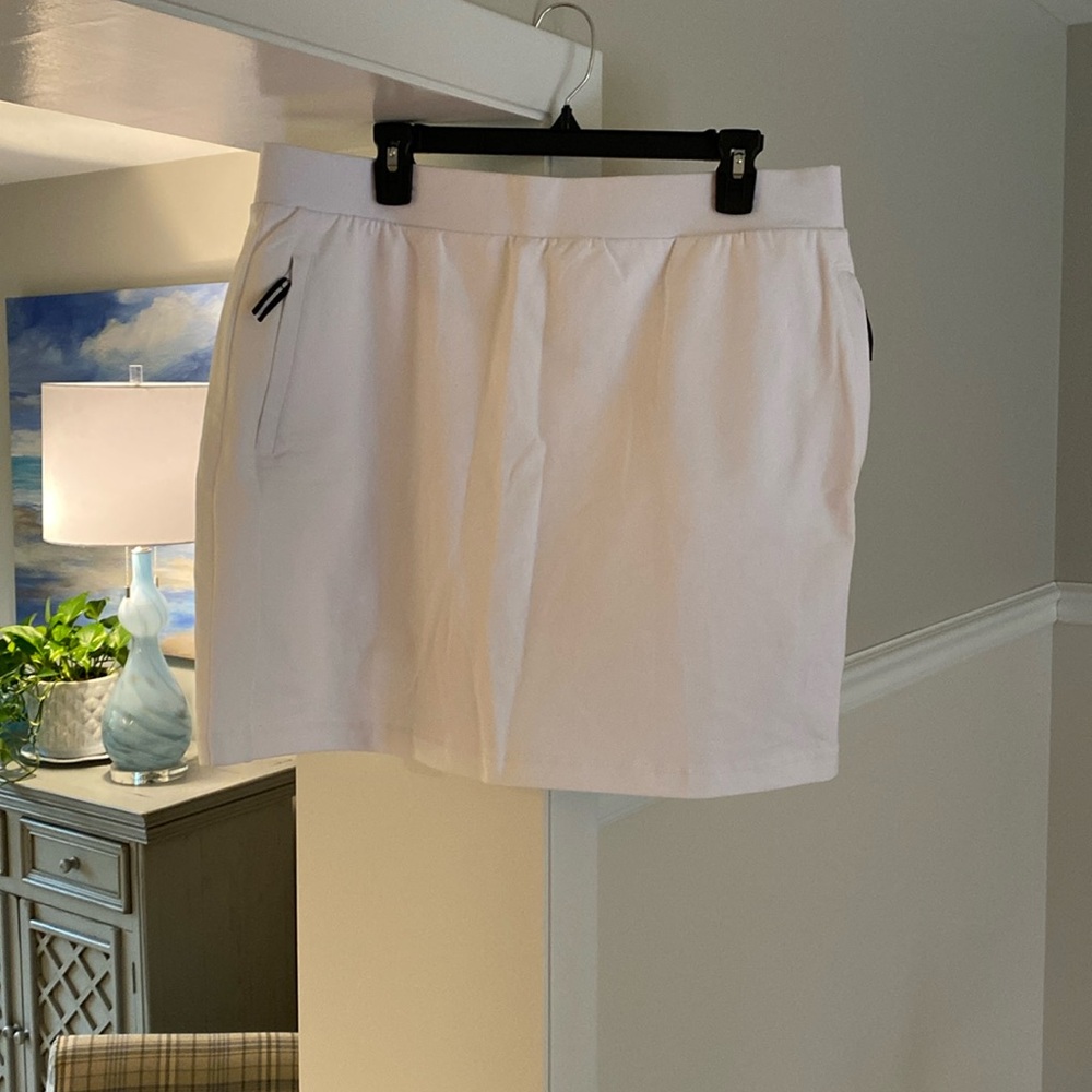 T by Talbots casual white skirt, size XL.  NWT.